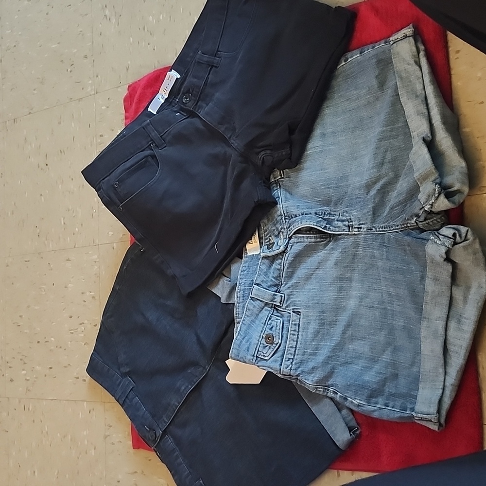 OK THIS IS A DEAL!!! 3 PAIRS OF JEAN SHORTS